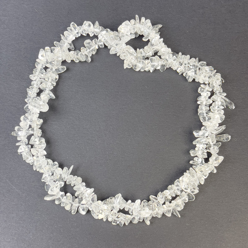 Cuentas de cristal de roca, trocitos 4-9×2-4 mm, en hilo, longitud 80 cm+