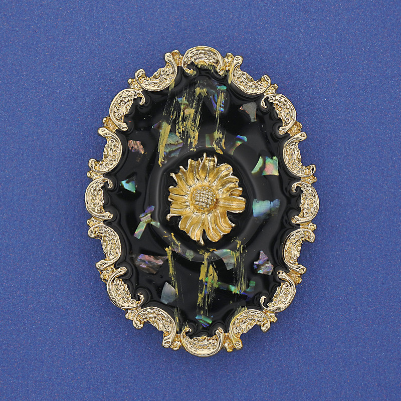 Broche Haliotis dorado con aro metálico 43×32 mm+