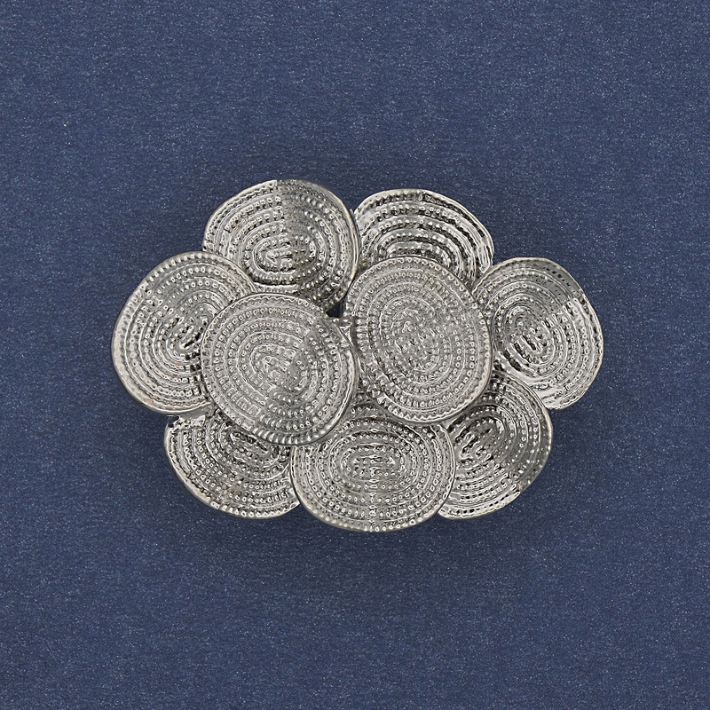 Broche colgante Acento 36×26 mm ± plateado
