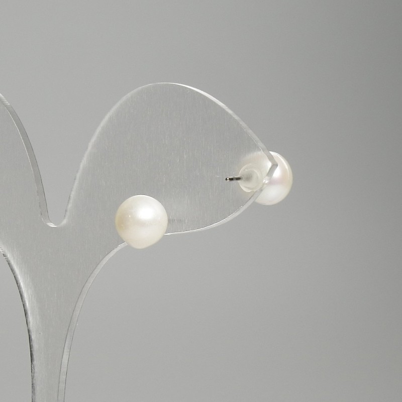 Aretes tipo botón con perlas de agua dulce, diámetro 8 mm