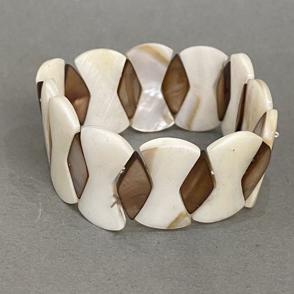 Pulsera de madreperla, longitud 18 cm, base elástica
