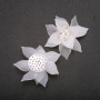 Aplique decorativo «Flor de Lirio» blanco acrílico, diámetro 50 mm (±)
