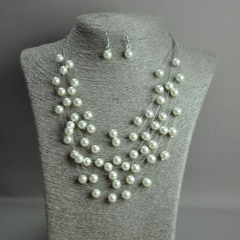 Conjunto de collar y pendientes «En las cuerdas del alma» de perlas de imitación en hilo, longitud 50 cm
