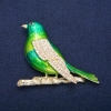 Broche-colgante Ruiseñor con esmalte verde y cristales blancos, metal dorado 58×70 mm