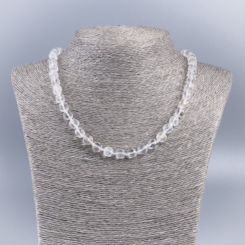 Collar de cristal de roca cubo facetado, diámetro 7 mm, longitud 48 cm +/-